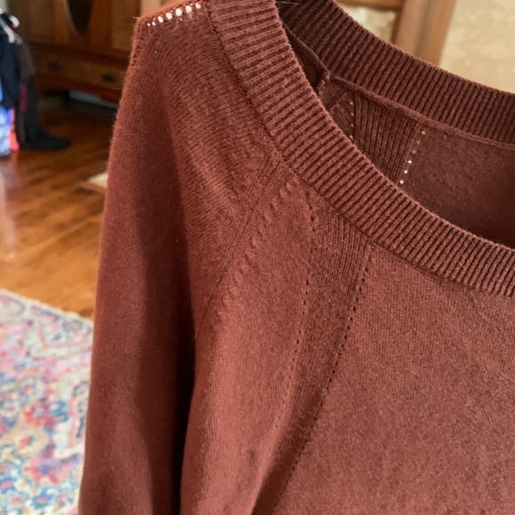Talbots viscose blend 3/4 sleeve stretch‎ sweater. Worn a couple of times - Picture 3 of 6